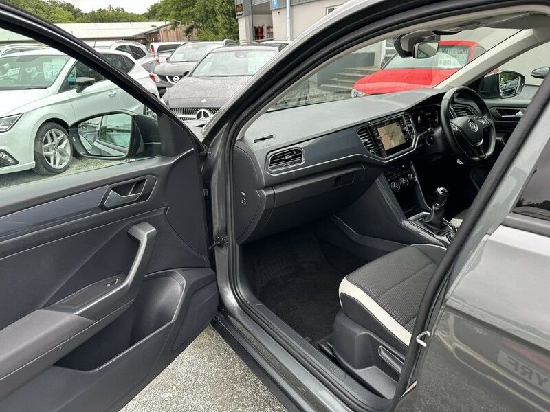 Used Volkswagen T-Roc 2018 for sale - 76034986: Photo 12