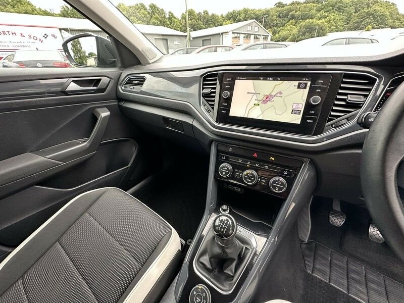 Used Volkswagen T-Roc 2018 for sale - 76034986: Photo 21