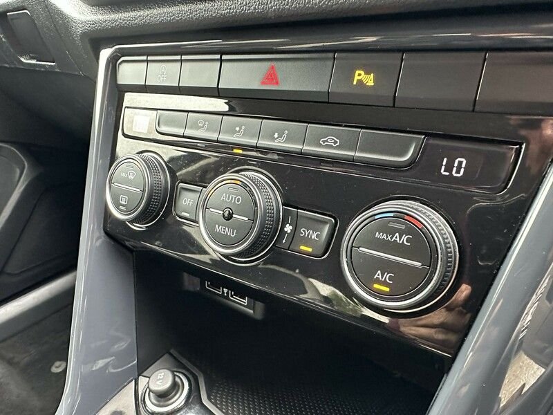 Used Volkswagen T-Roc 2018 for sale - 76034986: Photo 33