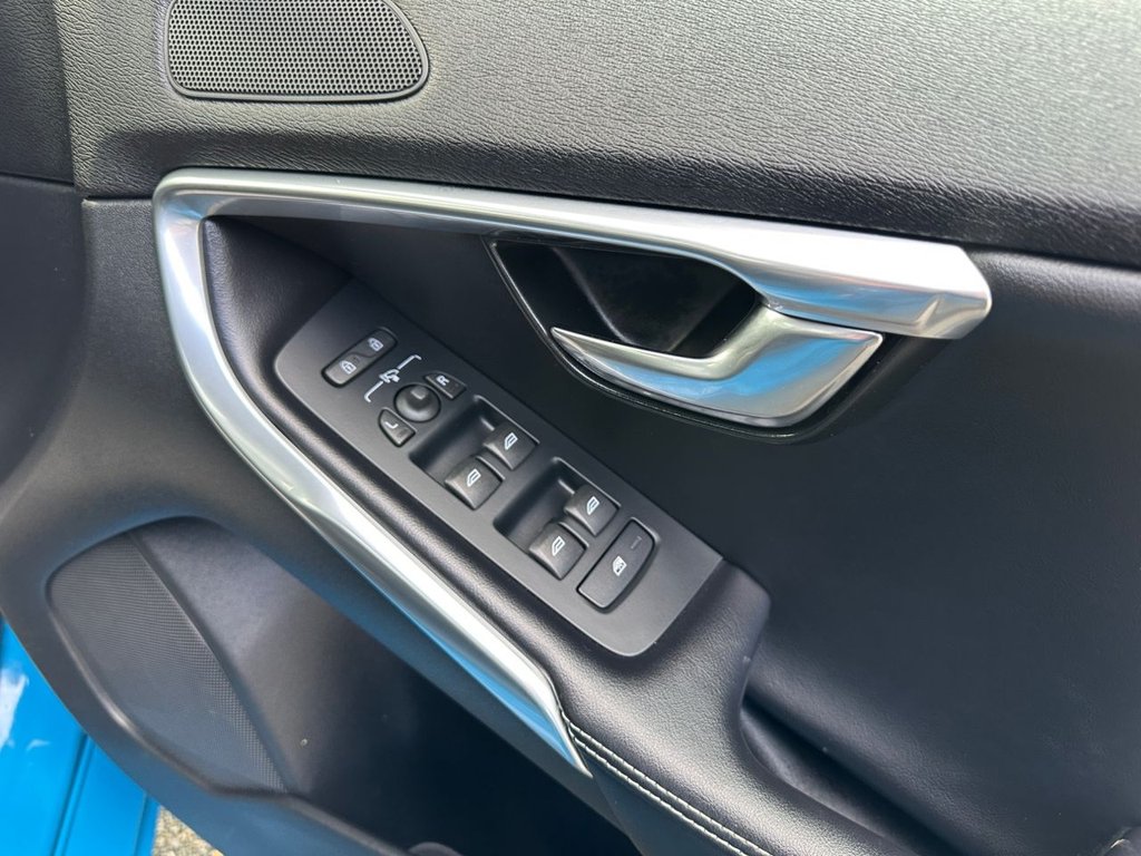 Used Volvo V40 2016 for sale - 77703914: Photo 32