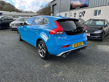 Used Volvo V40 2016 for sale - 77703914: Photo