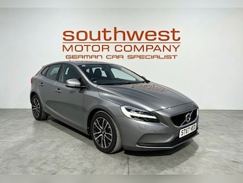 Used Volvo V40 2018 for sale - 79009799: Photo