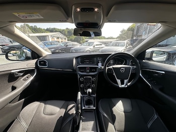 Used Volvo V40 2018 for sale - 79009799: Photo