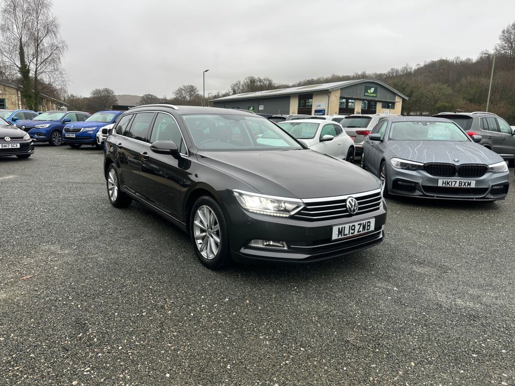 Used Volkswagen Passat 2019 for sale - 76973657: Photo 1