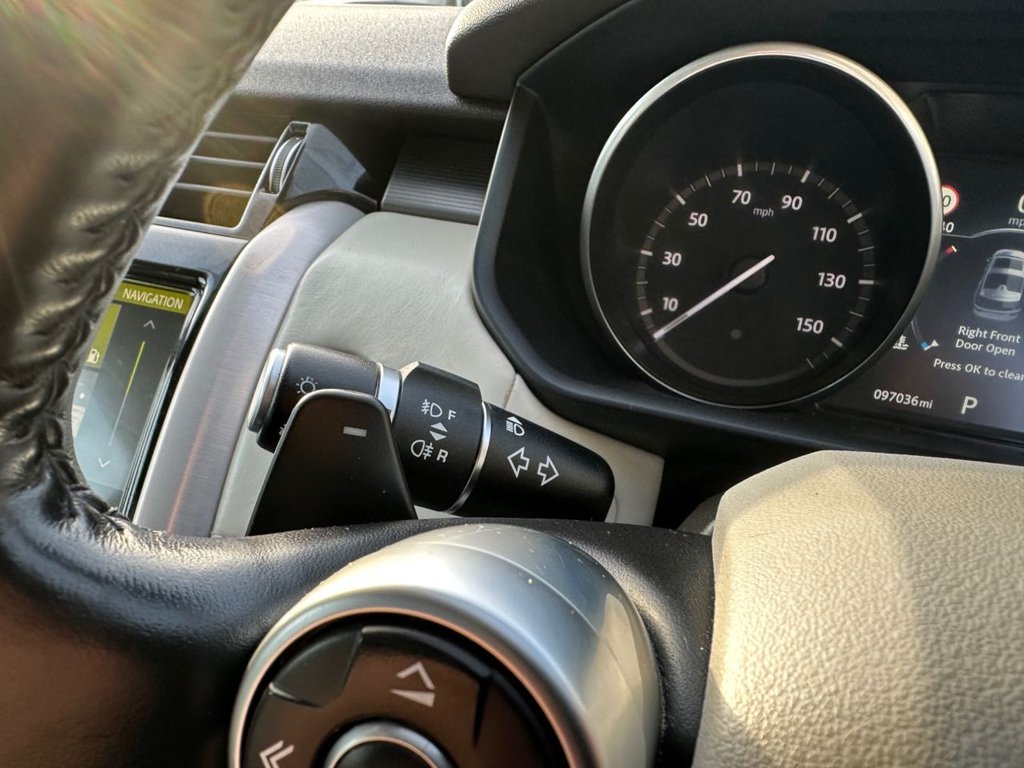 Used Land Rover Discovery 2017 for sale - 76868110: Photo 38