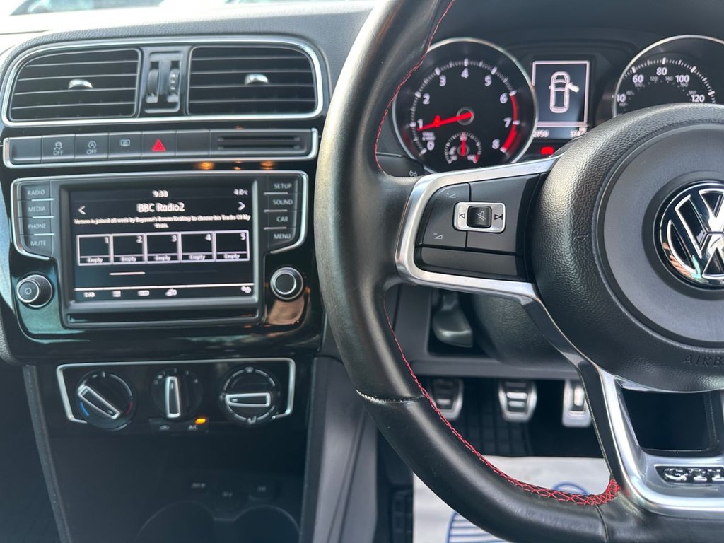 Used Volkswagen Polo 2015 for sale - 77122309: Photo 31