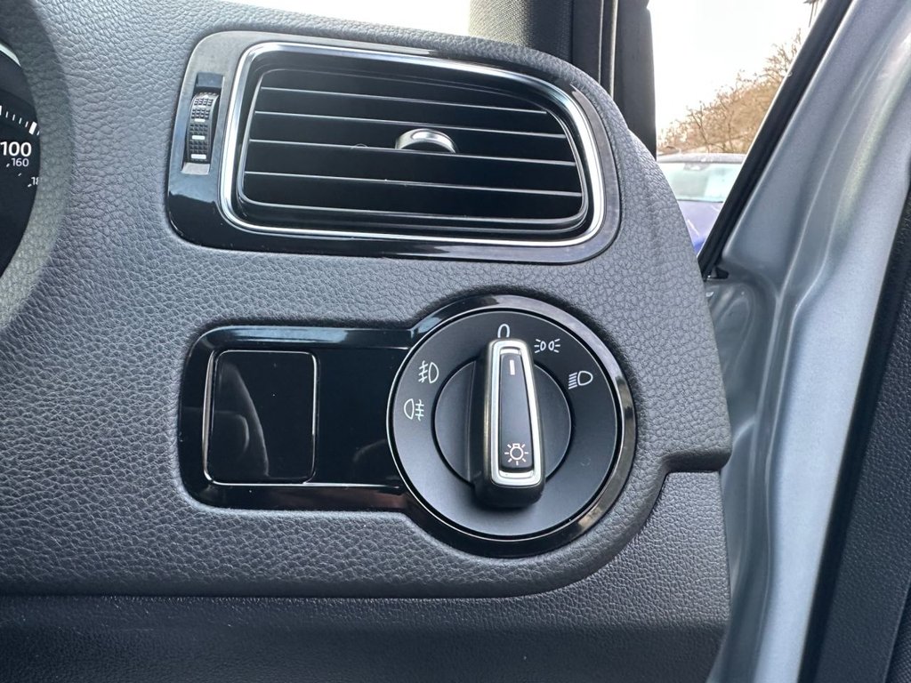 Used Volkswagen Polo 2015 for sale - 77122309: Photo 34