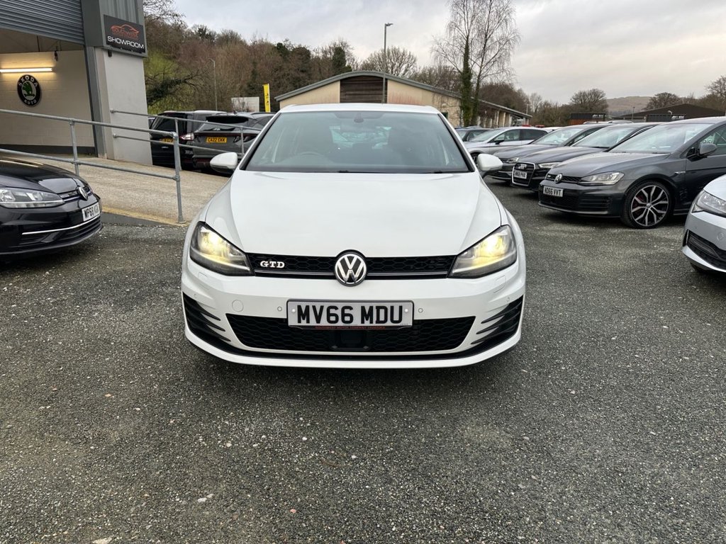 Used Volkswagen Golf 2016 for sale - 77621804: Photo 2