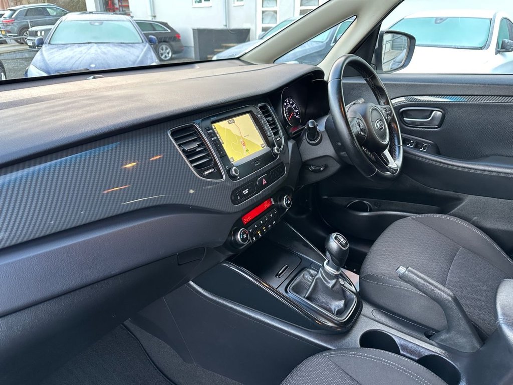 Used Kia Carens 2017 for sale - 77200217: Photo 13