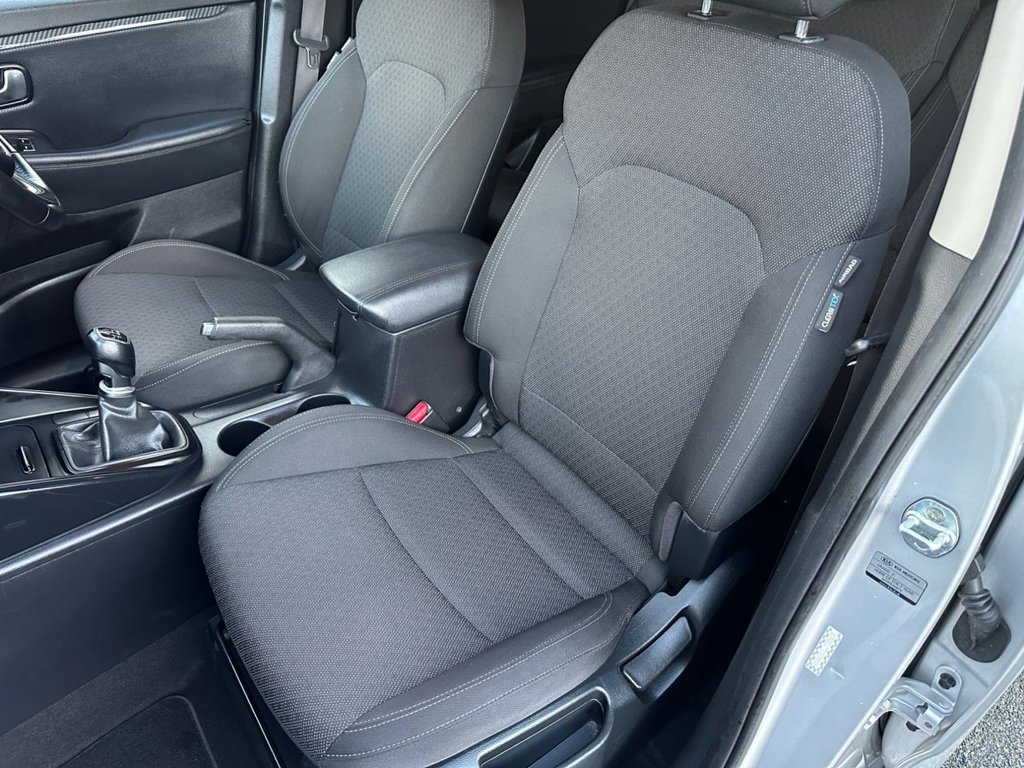 Used Kia Carens 2017 for sale - 77200217: Photo 14