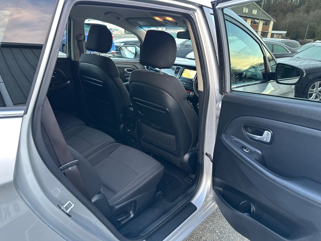 Used Kia Carens 2017 for sale - 77200217: Photo 17