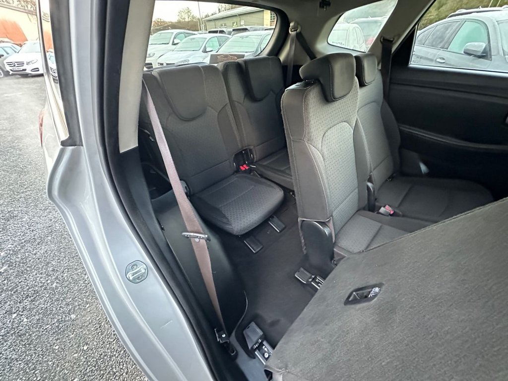 Used Kia Carens 2017 for sale - 77200217: Photo 19