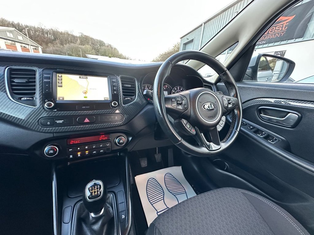 Used Kia Carens 2017 for sale - 77200217: Photo 21
