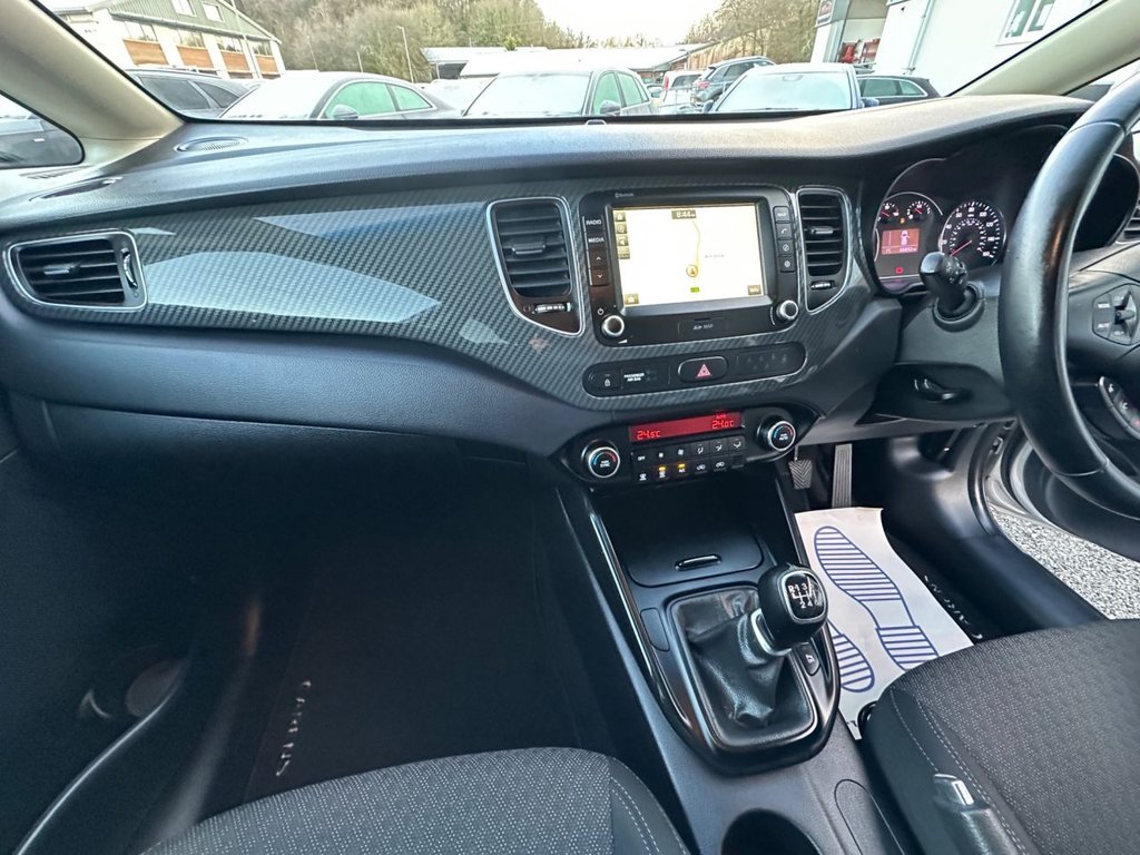 Used Kia Carens 2017 for sale - 77200217: Photo 23