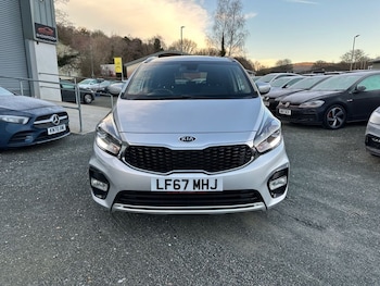 Used Kia Carens 2017 for sale - 77200217: Photo