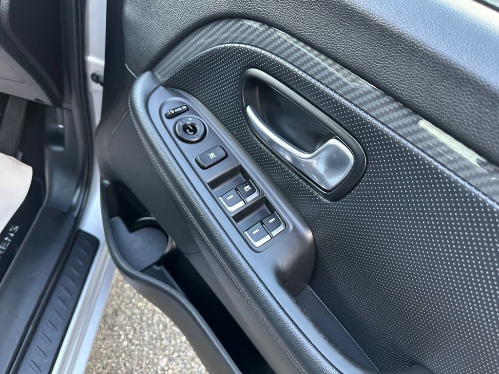 Used Kia Carens 2017 for sale - 77200217: Photo 37