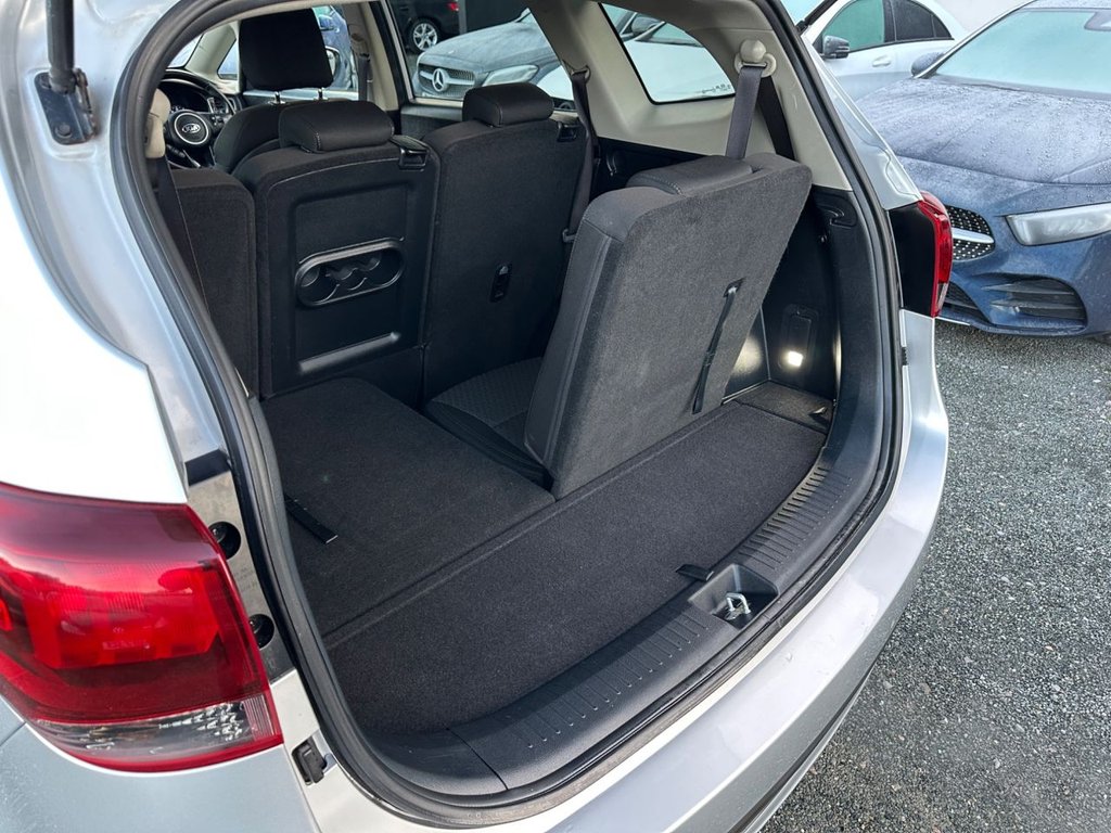 Used Kia Carens 2017 for sale - 77200217: Photo 38