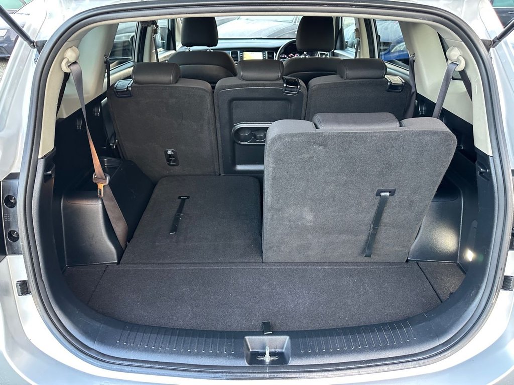 Used Kia Carens 2017 for sale - 77200217: Photo 39