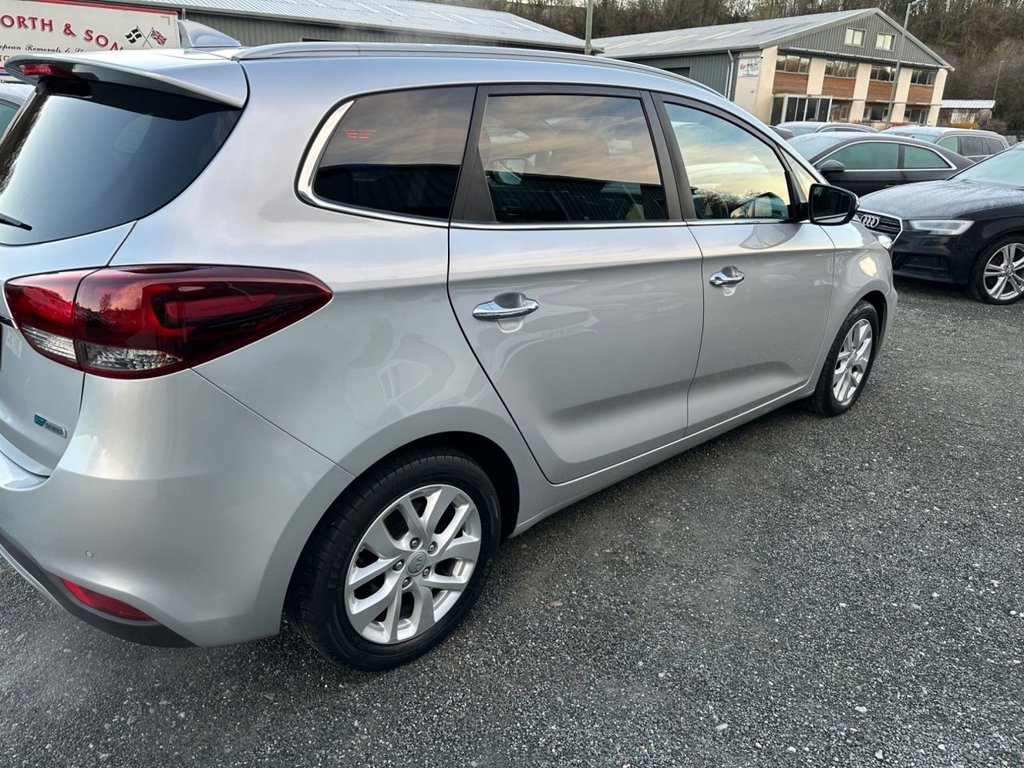 Used Kia Carens 2017 for sale - 77200217: Photo 41