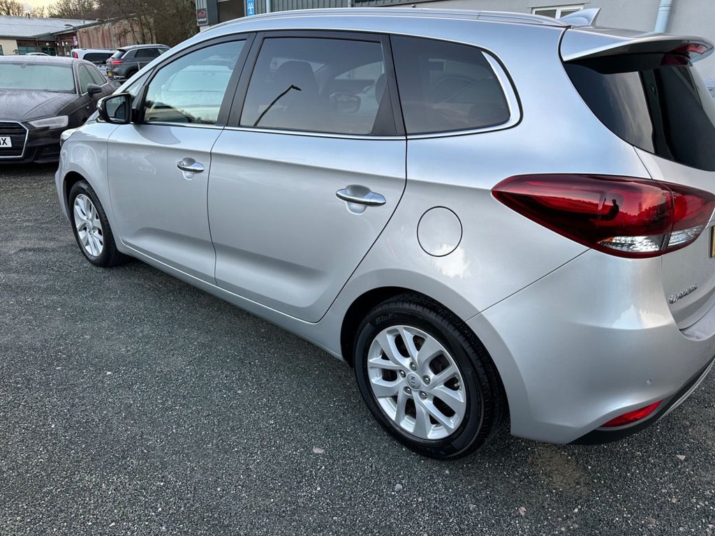 Used Kia Carens 2017 for sale - 77200217: Photo 42