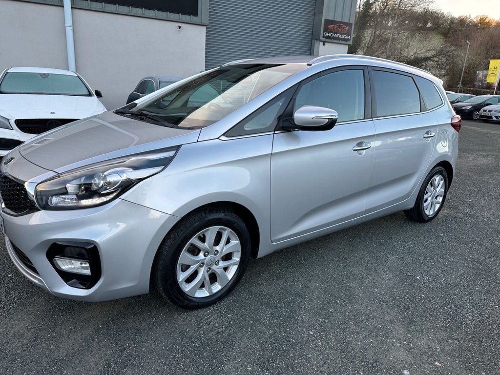 Used Kia Carens 2017 for sale - 77200217: Photo 43