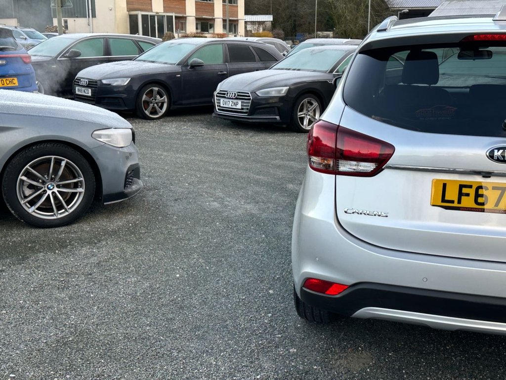 Used Kia Carens 2017 for sale - 77200217: Photo 48