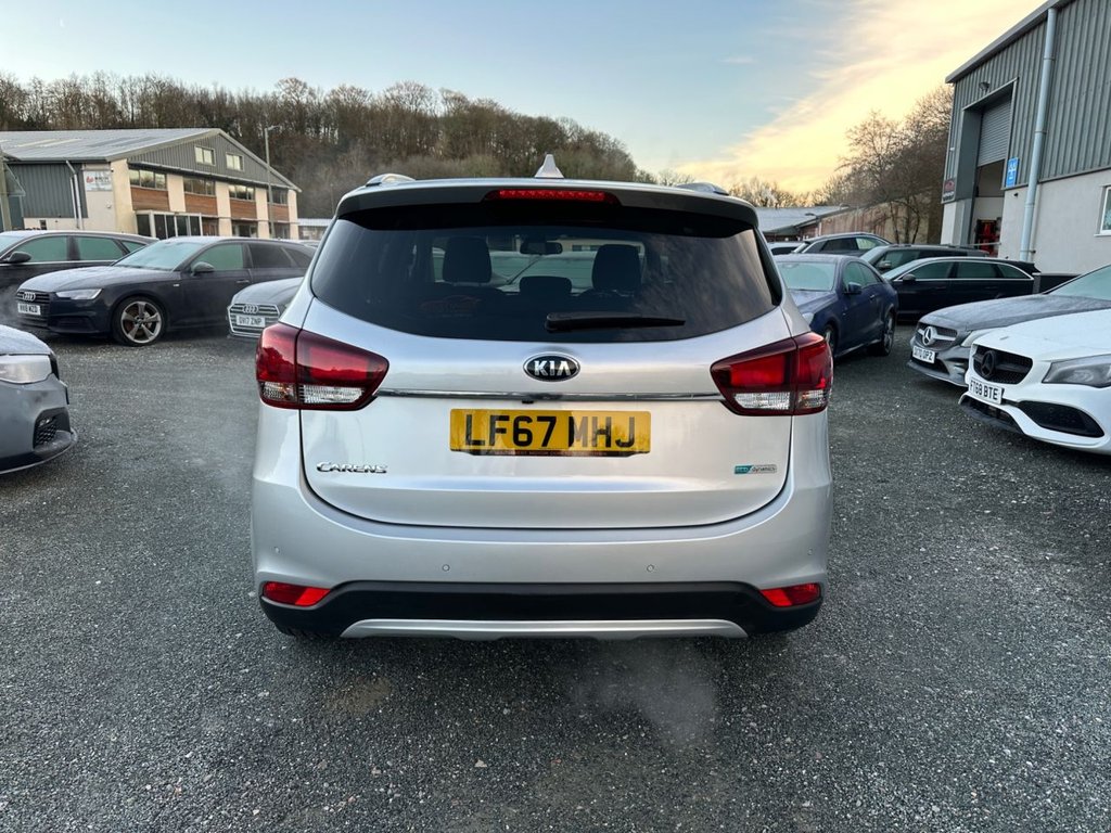 Used Kia Carens 2017 for sale - 77200217: Photo 5