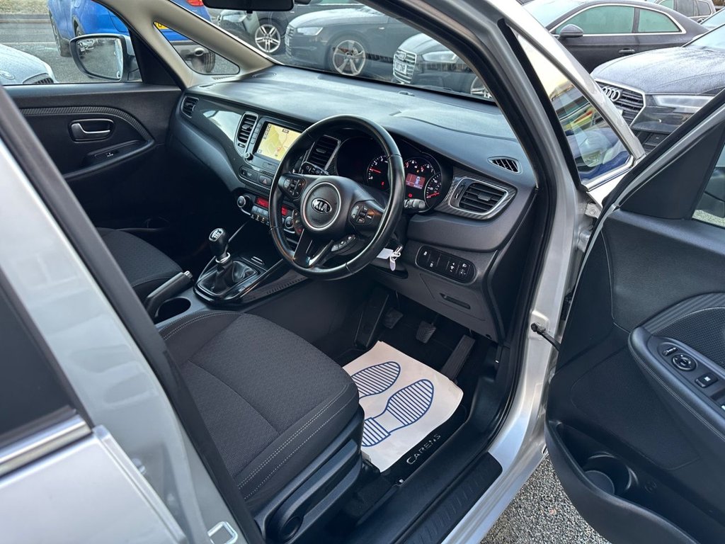 Used Kia Carens 2017 for sale - 77200217: Photo 9
