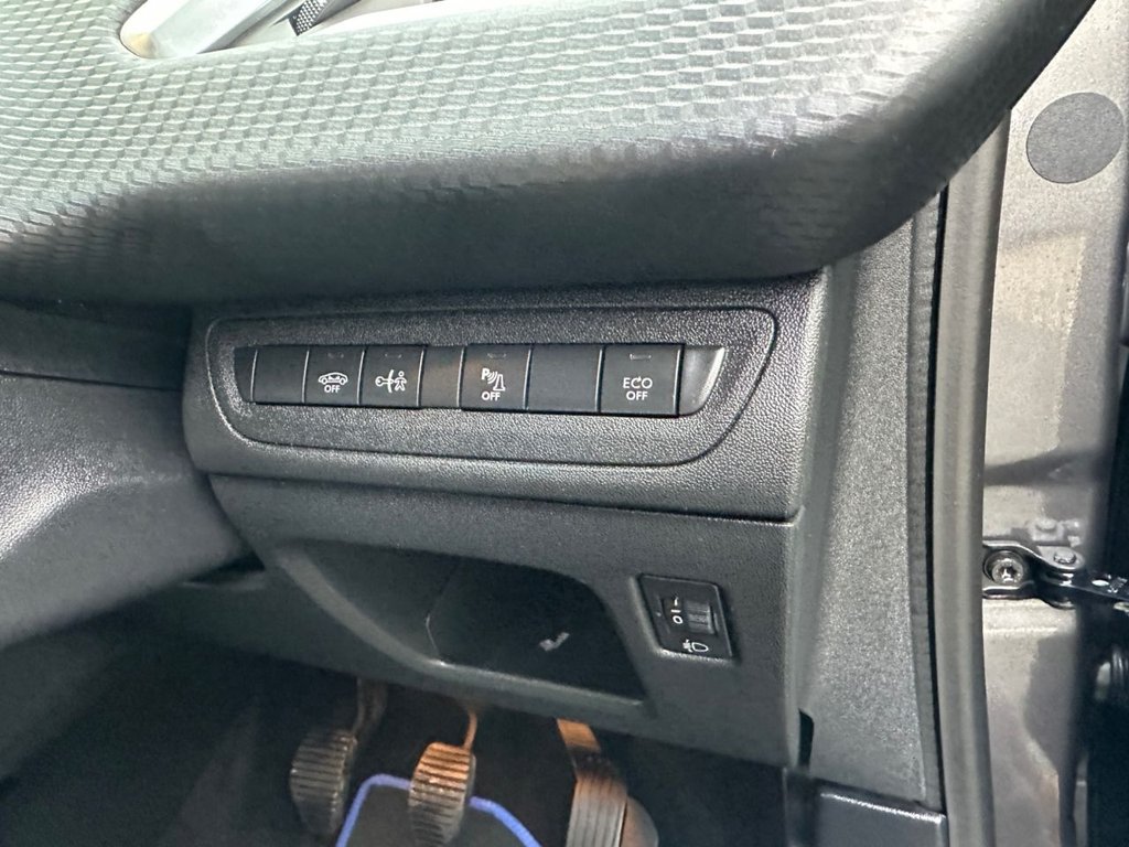 Used Peugeot 2008 2017 for sale - 77655420: Photo 32