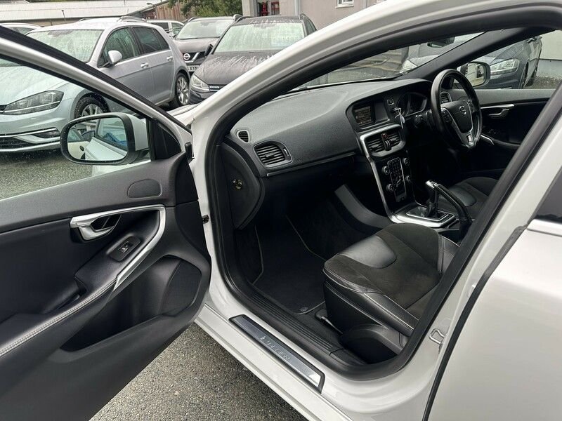 Used Volvo V40 2016 for sale - 76035015: Photo 12