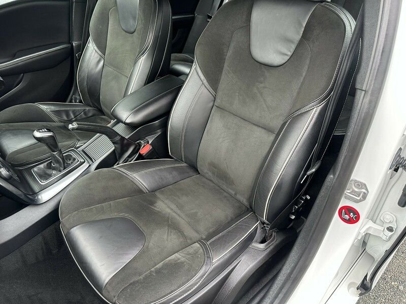 Used Volvo V40 2016 for sale - 76035015: Photo 14