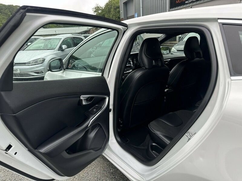 Used Volvo V40 2016 for sale - 76035015: Photo 15