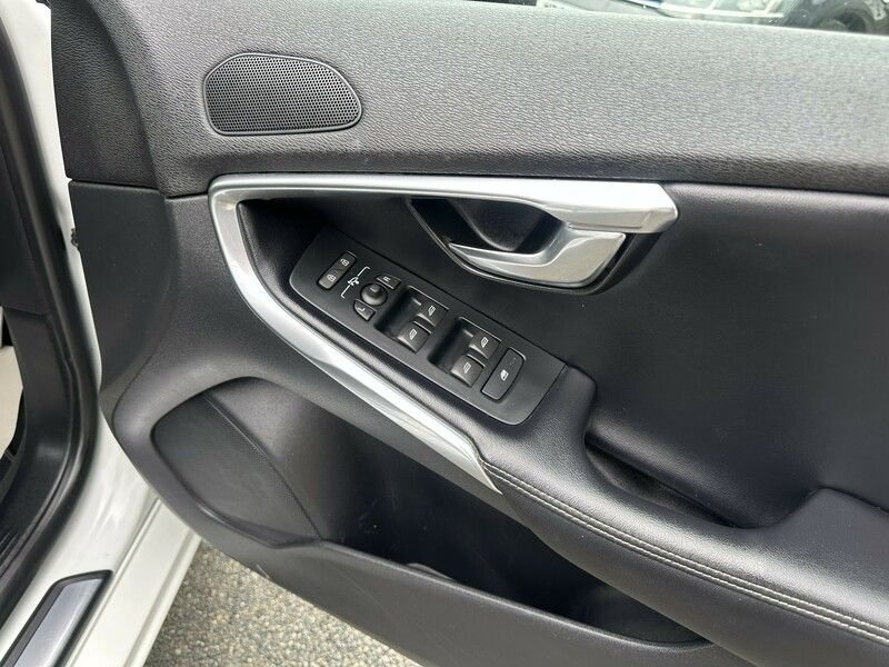 Used Volvo V40 2016 for sale - 76035015: Photo 33