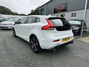 Used Volvo V40 2016 for sale - 76035015: Photo