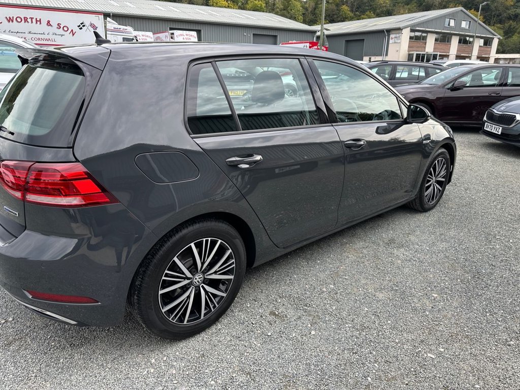 Used Volkswagen Golf 2018 for sale - 76148139: Photo 40
