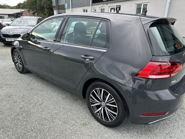 Used Volkswagen Golf 2018 for sale - 76148139: Photo 42
