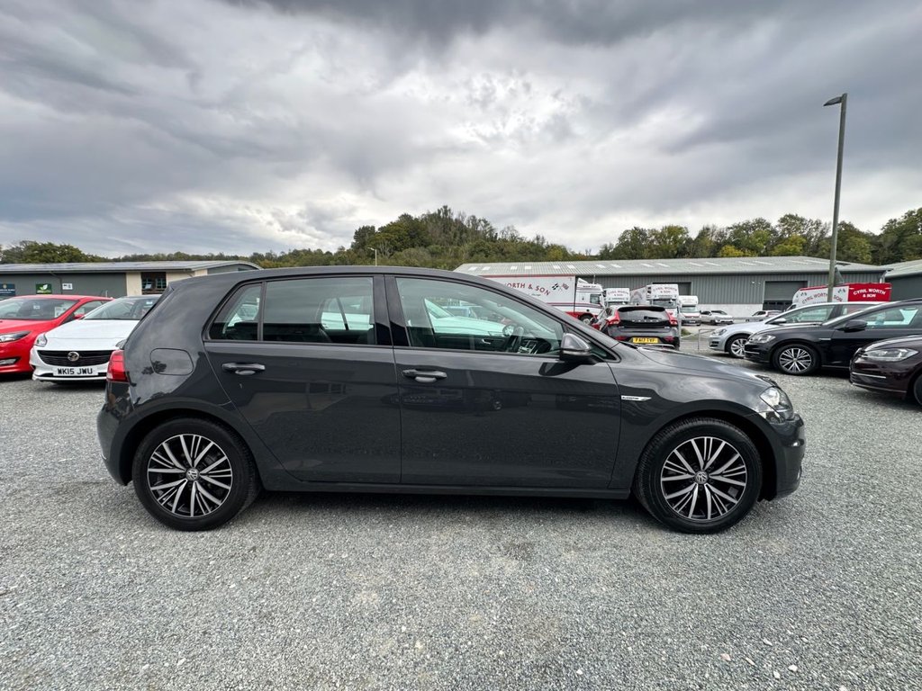 Used Volkswagen Golf 2018 for sale - 76148139: Photo 8