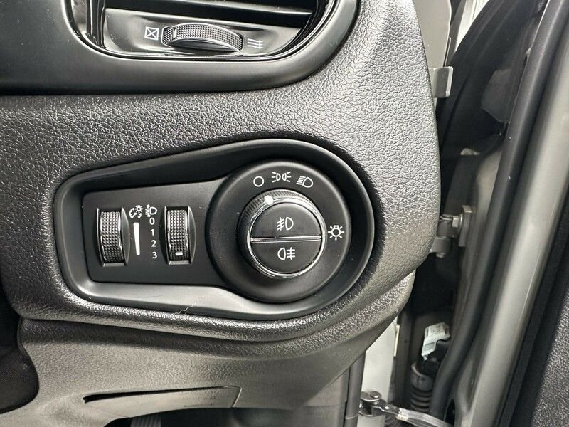 Used Jeep Renegade 2020 for sale - 76034990: Photo 34