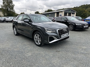 Audi - Q2