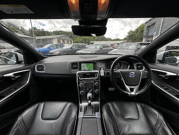 Used Volvo V60 2016 for sale - 79059426: Photo
