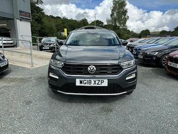 Used Volkswagen T-Roc 2018 for sale - 75802724: Photo
