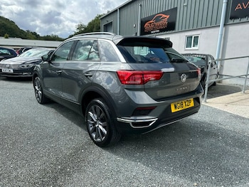 Used Volkswagen T-Roc 2018 for sale - 75802724: Photo