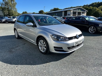 Volkswagen - Golf