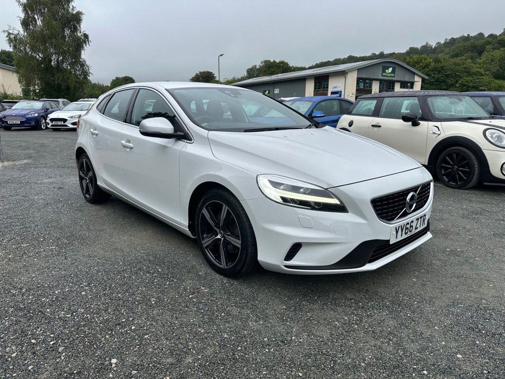 Used Volvo V40 2016 for sale - 76765047: Photo 1