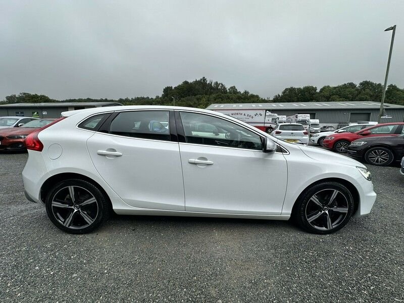 Used Volvo V40 2016 for sale - 76765047: Photo 8