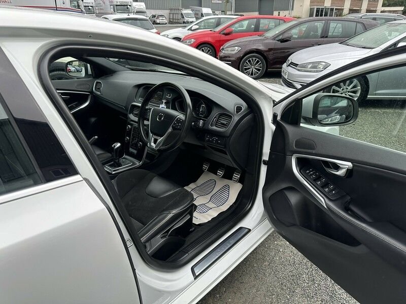 Used Volvo V40 2016 for sale - 76765047: Photo 9