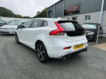 Used Volvo V40 2016 for sale - 75503597: Photo