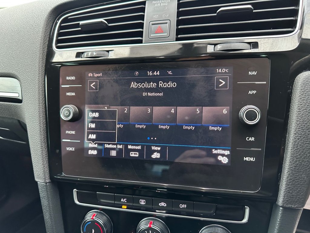 Used Volkswagen Golf 2017 for sale - 76291924: Photo 24