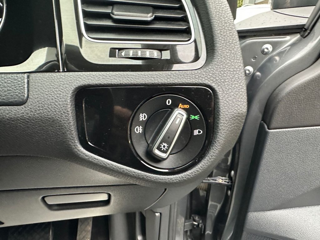 Used Volkswagen Golf 2017 for sale - 76291924: Photo 35