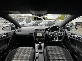 Used Volkswagen Golf 2017 for sale - 78256643: Photo